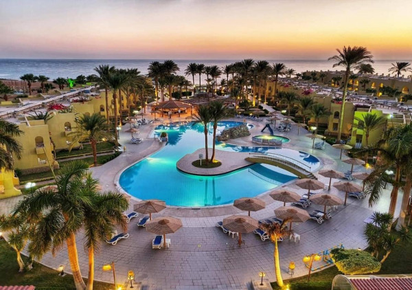 Palm Beach Resort Families and Couples only